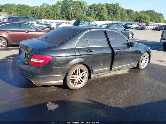 Продажа на аукционе авто 2013 Mercedes-benz C 250 Sport, vin: WDDGF4HB8DF971217, номер лота: 45633399