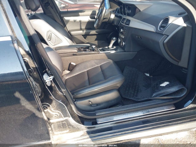Продажа на аукционе авто 2013 Mercedes-benz C 250 Sport, vin: WDDGF4HB8DF971217, номер лота: 45633399