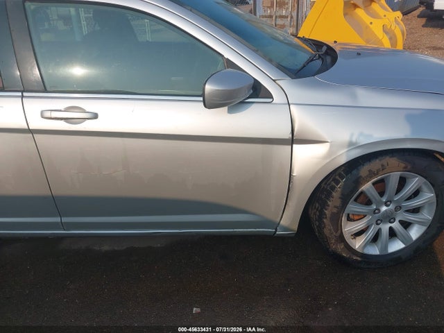 Продажа на аукционе авто 2012 Chrysler 200 Lx, vin: 1C3CCBAB4CN282428, номер лота: 45633431