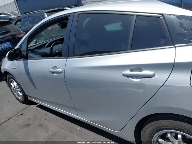 JTDKARFU8J3057048 Toyota Prius Four
