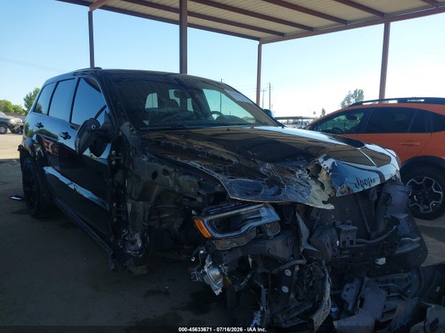 45633671 :رقم المزاد ، 1C4RJFDJ4JC300103 vin ، 2018 Jeep Grand Cherokee Srt 4x4 مزاد بيع