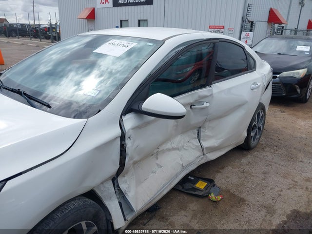 45633768 :رقم المزاد ، 3KPF24AD6KE133885 vin ، 2019 Kia Forte Lxs مزاد بيع