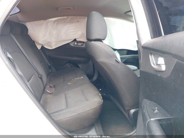 45633768 :رقم المزاد ، 3KPF24AD6KE133885 vin ، 2019 Kia Forte Lxs مزاد بيع
