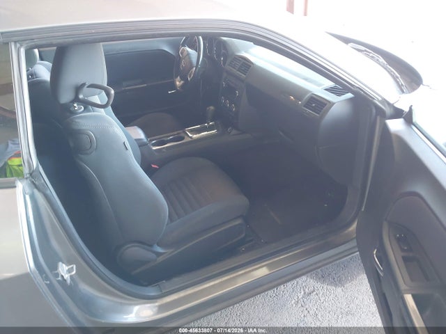 45633807 :رقم المزاد ، 2C3CDYAG0CH128187 vin ، 2012 Dodge Challenger Sxt مزاد بيع