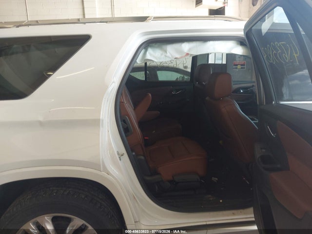 45633823 :رقم المزاد ، 1GNEVKKW8JJ256328 vin ، 2018 Chevrolet Traverse High Country مزاد بيع