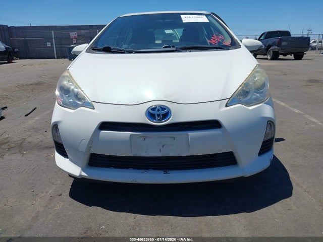 Toyota Prius C Three 2014 JTDKDTB3XE1565749 Image 14