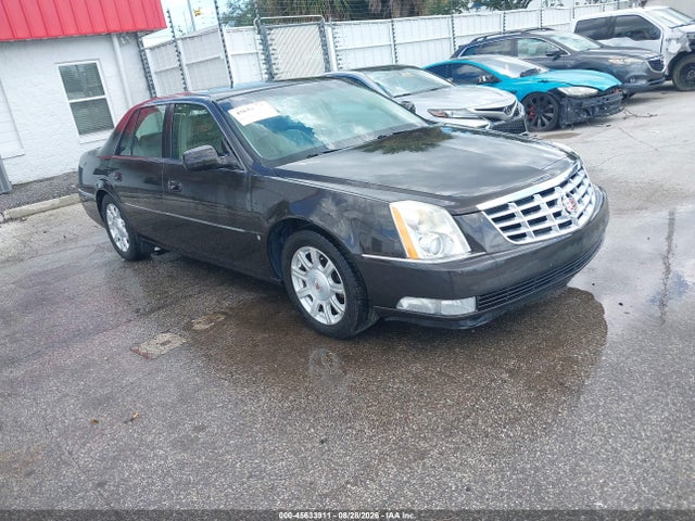 45633911 :رقم المزاد ، 1G6KD57Y98U181676 vin ، 2008 Cadillac Dts 1sa مزاد بيع