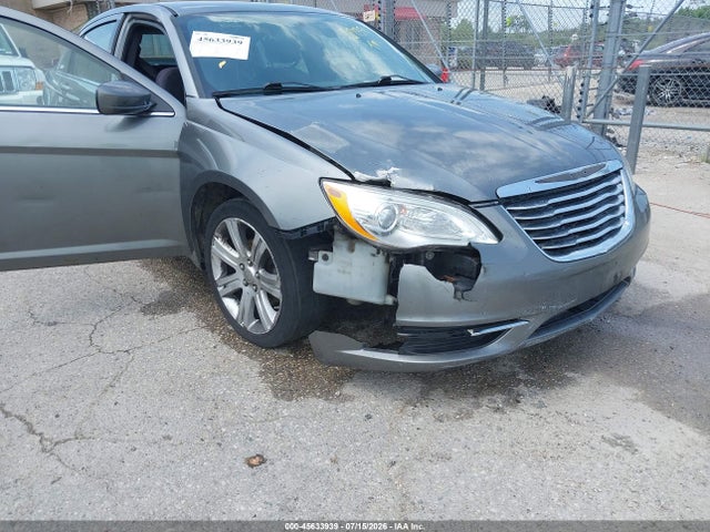 Aukcja sprzedaży 2013 Chrysler 200 Lx, vin: 1C3CCBAB8DN671350, numer aukcji: 45633939