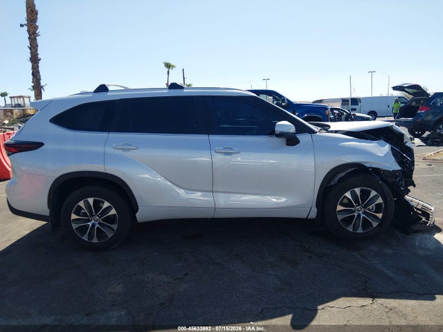 5TDKDRAH6SS555654 Toyota Highlander Xle