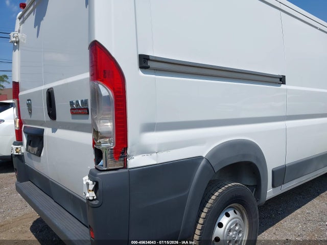 45634043 :رقم المزاد ، 3C6TRVAG9JE110900 vin ، 2018 Ram Promaster 1500 Low Roof 136 Wb مزاد بيع