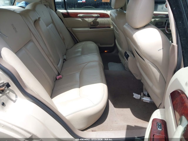 Продажа на аукционе авто 2003 Lincoln Town Car Cartier, vin: 1LNHM83W93Y653577, номер лота: 45634052