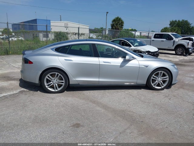 45634231 :رقم المزاد ، 5YJSA1DP0DFP06721 vin ، 2013 Tesla Model S Performance مزاد بيع
