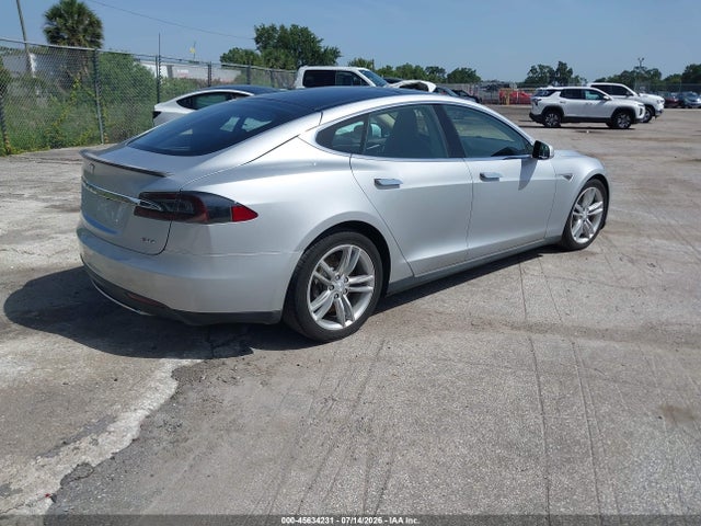 45634231 :رقم المزاد ، 5YJSA1DP0DFP06721 vin ، 2013 Tesla Model S Performance مزاد بيع