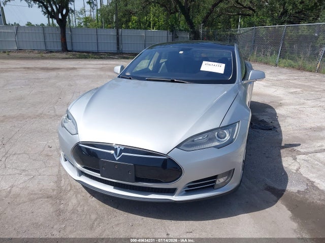 45634231 :رقم المزاد ، 5YJSA1DP0DFP06721 vin ، 2013 Tesla Model S Performance مزاد بيع