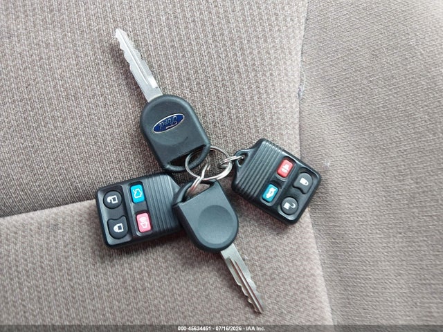 45634451 :رقم المزاد ، 1FAFP53U01G176336 vin ، 2001 Ford Taurus Se مزاد بيع