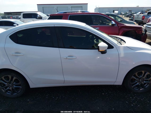 Продаж на аукціоні авто 2019 Toyota Yaris Le, vin: 3MYDLBYV7KY512160, номер лоту: 45634806