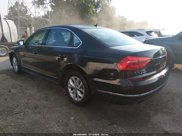 Продаж на аукціоні авто 2016 Volkswagen Passat 1.8t S, vin: 1VWAT7A31GC055947, номер лоту: 45634893