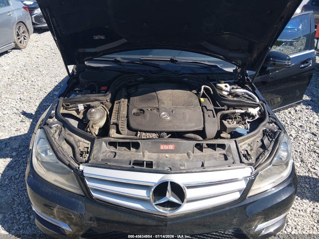 2013 Mercedes-benz C 300 Sport 4matic მანქანა იყიდება აუქციონზე, vin: WDDGF8AB2DR267143, აუქციონის ნომერი: 45634954