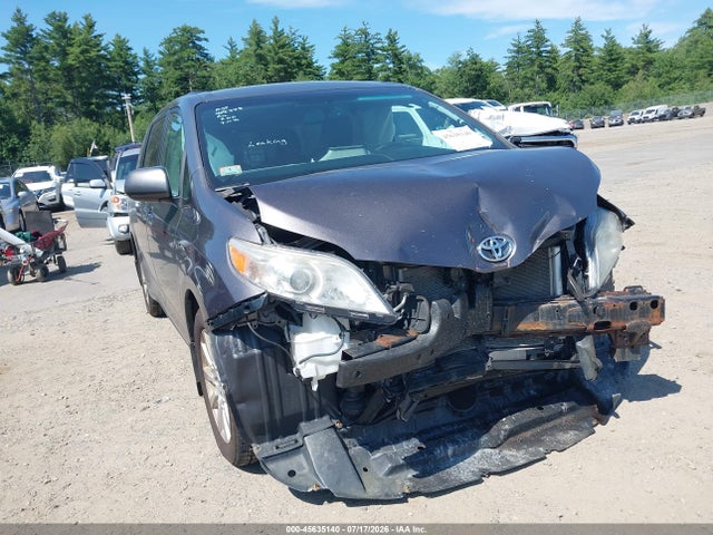 5TDJZ3DCXHS150027 Toyota Sienna Le 7 Passenger