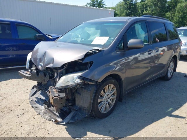 5TDJZ3DCXHS150027 Toyota Sienna Le 7 Passenger
