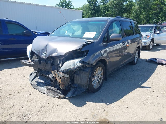 5TDJZ3DCXHS150027 Toyota Sienna Le 7 Passenger
