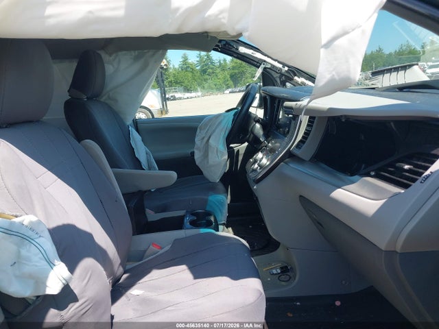 5TDJZ3DCXHS150027 Toyota Sienna Le 7 Passenger