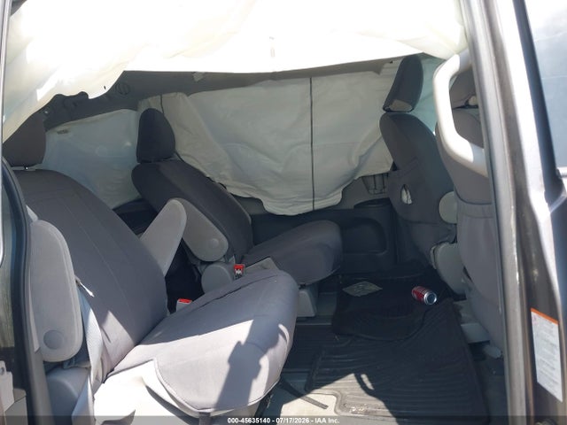 5TDJZ3DCXHS150027 Toyota Sienna Le 7 Passenger