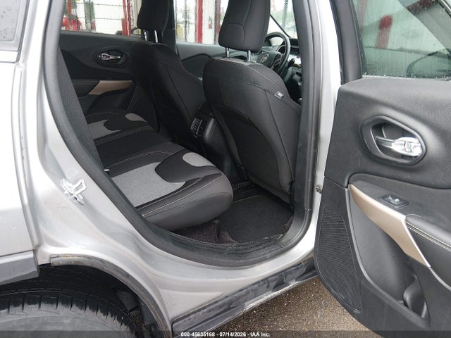 1C4PJMCB8JD528489 Jeep Cherokee Latitude 4x4