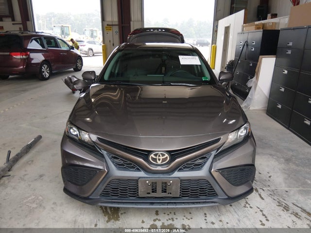 4T1G11AK8MU585583 Toyota CAMRY SE