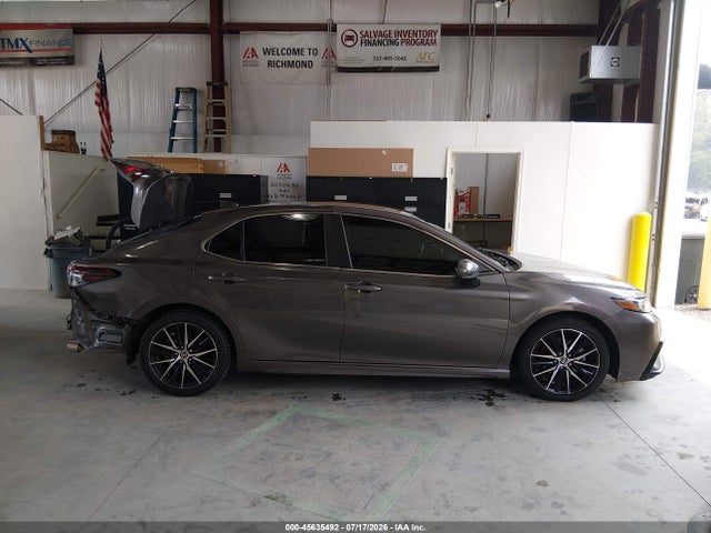 4T1G11AK8MU585583 Toyota CAMRY SE