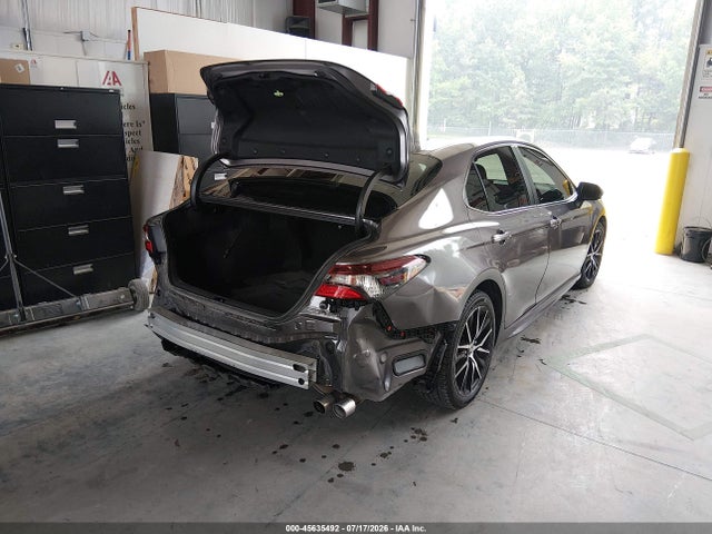 4T1G11AK8MU585583 Toyota CAMRY SE