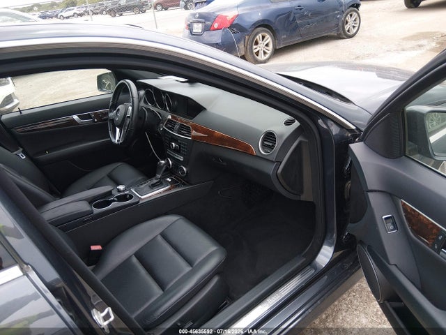 45635592 :رقم المزاد ، WDDGF8AB2EA952792 vin ، 2014 Mercedes-benz C 300 Sport 4matic مزاد بيع