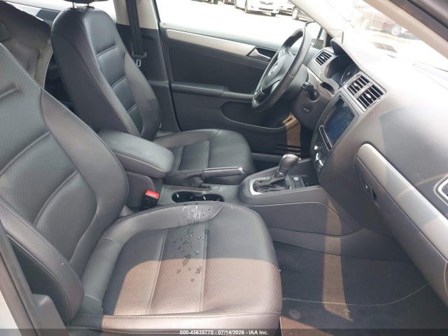 2014 Volkswagen Jetta 1.8t Se მანქანა იყიდება აუქციონზე, vin: 3VWD17AJ0EM377122, აუქციონის ნომერი: 45635770