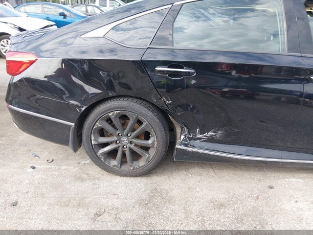 2018 Honda Accord Touring მანქანა იყიდება აუქციონზე, vin: 1HGCV1F99JA107023, აუქციონის ნომერი: 45635776