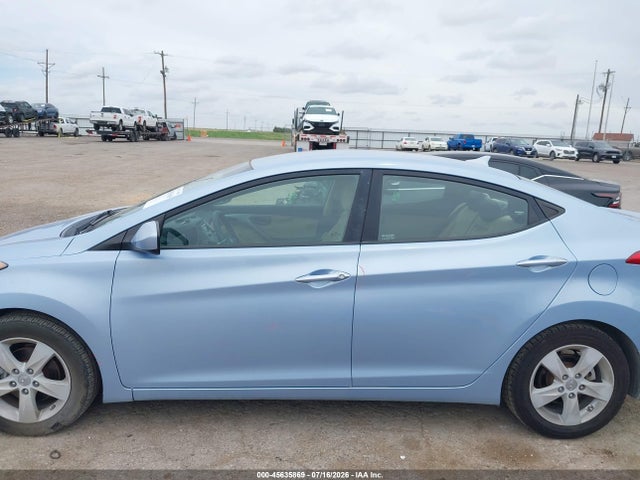 Продажа на аукционе авто 2013 Hyundai Elantra Gls, vin: KMHDH4AE9DU725327, номер лота: 45635869