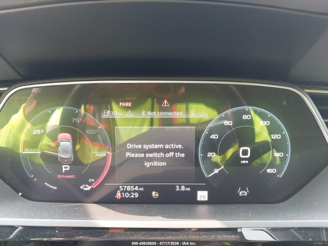 2021 Audi E-tron Premium Plus Quattro მანქანა იყიდება აუქციონზე, vin: WA1LAAGE7MB010742, აუქციონის ნომერი: 45635885