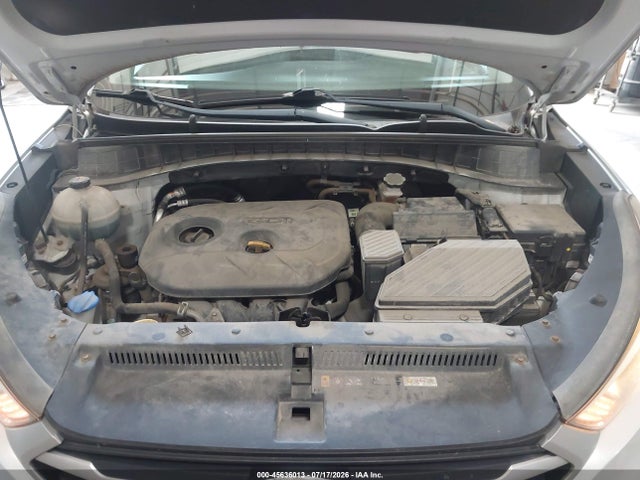KM8J23A41JU656215 Hyundai TUCSON SE