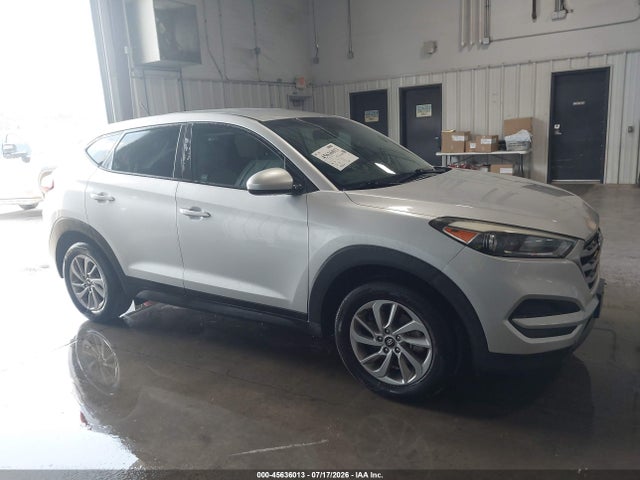 KM8J23A41JU656215 Hyundai TUCSON SE