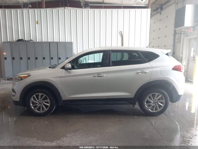 KM8J23A41JU656215 Hyundai TUCSON SE