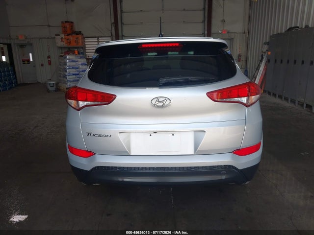 KM8J23A41JU656215 Hyundai TUCSON SE