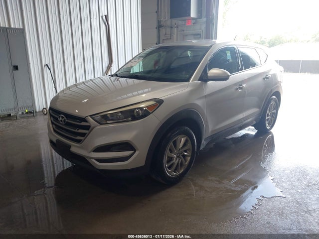 KM8J23A41JU656215 Hyundai TUCSON SE