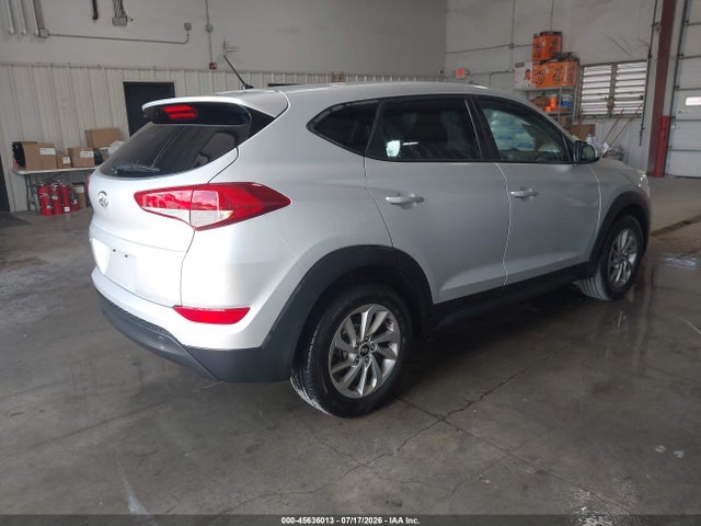 KM8J23A41JU656215 Hyundai TUCSON SE
