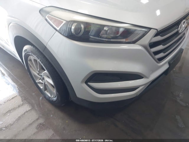 KM8J23A41JU656215 Hyundai TUCSON SE