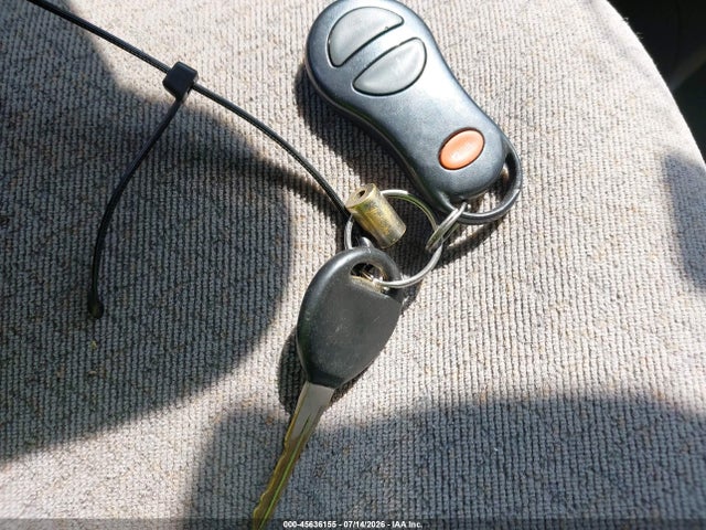 45636155 :رقم المزاد ، 2C4GP24303R243277 vin ، 2003 Chrysler Town & Country مزاد بيع