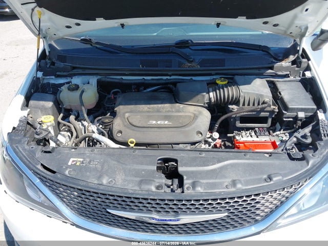 45636244 :رقم المزاد ، 2C4RC1BG8HR796030 vin ، 2017 Chrysler Pacifica Touring Plus مزاد بيع