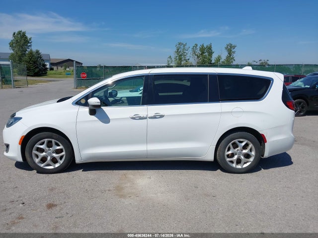 45636244 :رقم المزاد ، 2C4RC1BG8HR796030 vin ، 2017 Chrysler Pacifica Touring Plus مزاد بيع