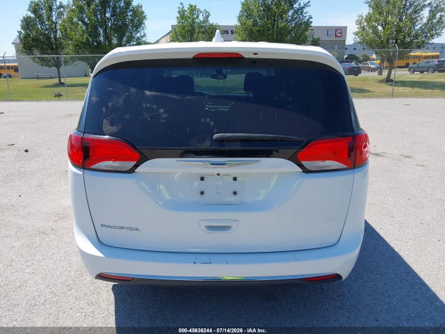 45636244 :رقم المزاد ، 2C4RC1BG8HR796030 vin ، 2017 Chrysler Pacifica Touring Plus مزاد بيع