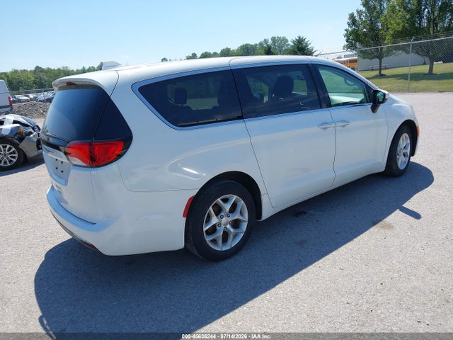 45636244 :رقم المزاد ، 2C4RC1BG8HR796030 vin ، 2017 Chrysler Pacifica Touring Plus مزاد بيع