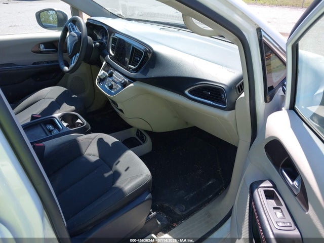 45636244 :رقم المزاد ، 2C4RC1BG8HR796030 vin ، 2017 Chrysler Pacifica Touring Plus مزاد بيع