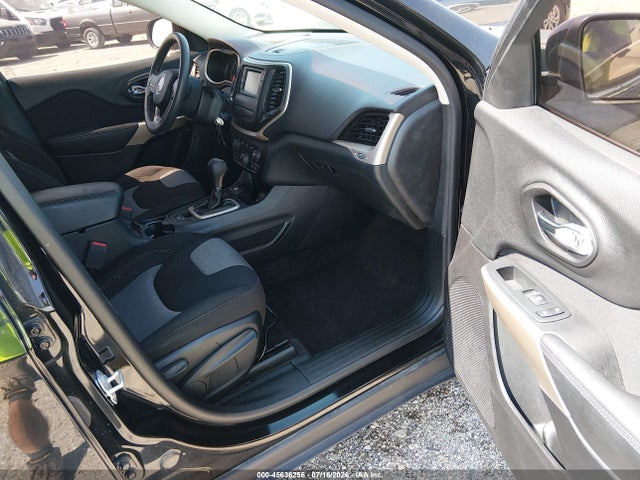Продаж на аукціоні авто 2018 Jeep Cherokee Latitude 4x4, vin: 1C4PJMCB4JD561151, номер лоту: 45636256